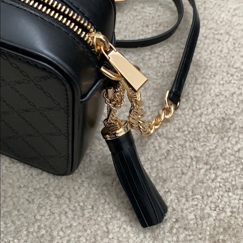 Michael Kors embossed camera bag black - Picture 4 of 5